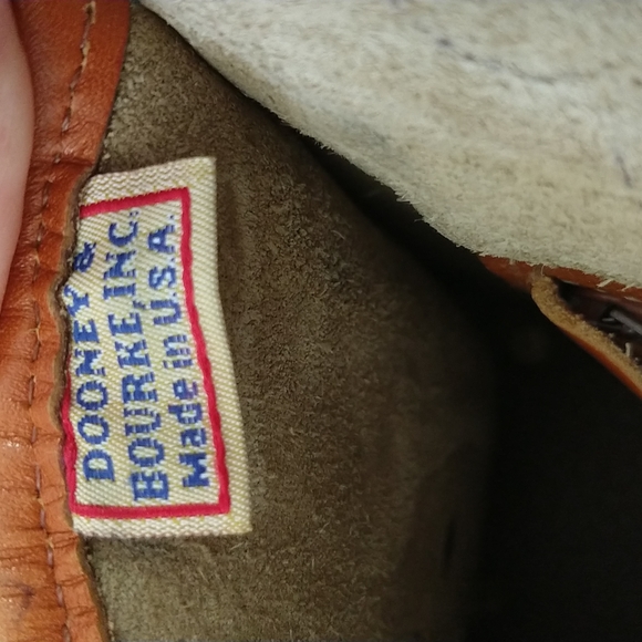 Vintage Dooney and Bourke  crossbody - Picture 8 of 14